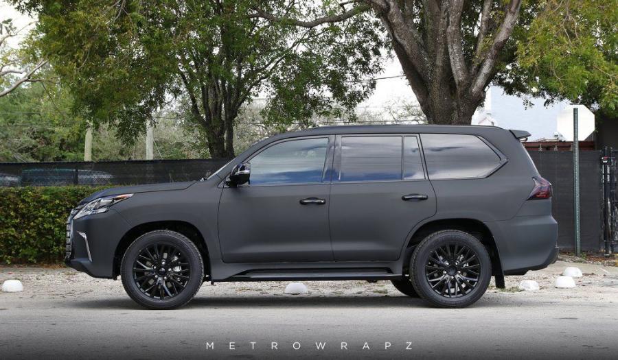  Lexus LX570 Dead Matte Black by MetroWrapz 2018 года  (фото 4 из 7)